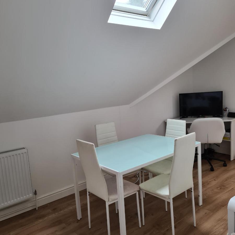 2-Bed Loft Apartment For 5Ppl With Private Parking Beckenham Eksteriør bilde